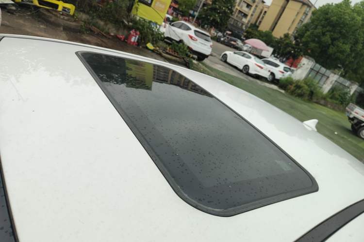 Used BYD Surui 2015 Revised Version 1.5L Manual Luxury Edition Roof