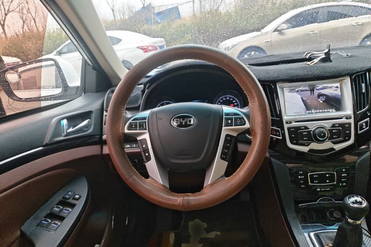 Used BYD Surui 2015 1.5L Manual Luxury Model Steering Wheel