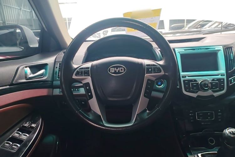 Used BYD Surui 2015 1.5L Manual Luxury Model Steering Wheel