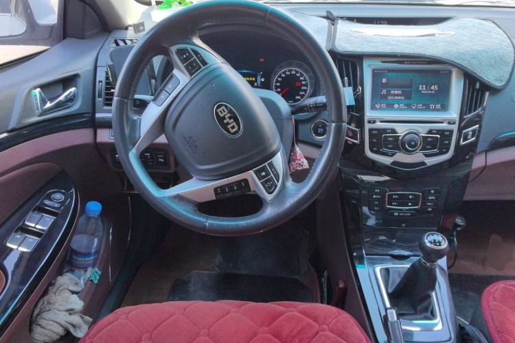 Used BYD Surui 2015 1.5L Manual Luxury Model Steering Wheel