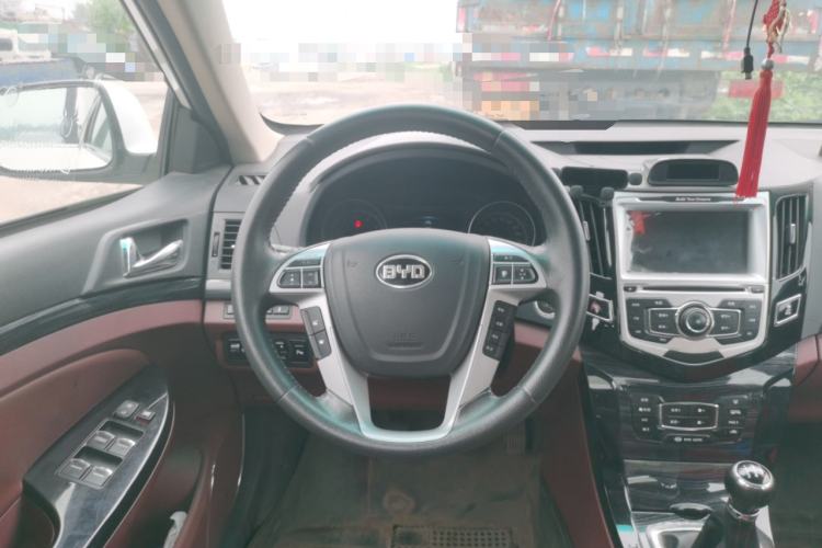 Used BYD Surui 2015 1.5L Manual Luxury Model Steering Wheel