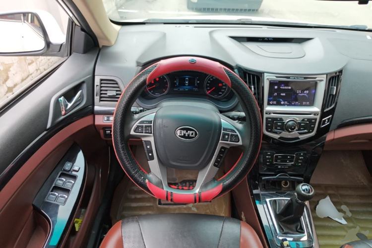 Used BYD Surui 2015 1.5L Manual Luxury Model Steering Wheel