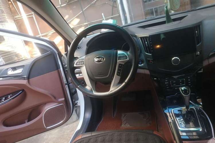 Used BYD Surui 2015 1.5L Automatic Comfort Edition Steering Wheel