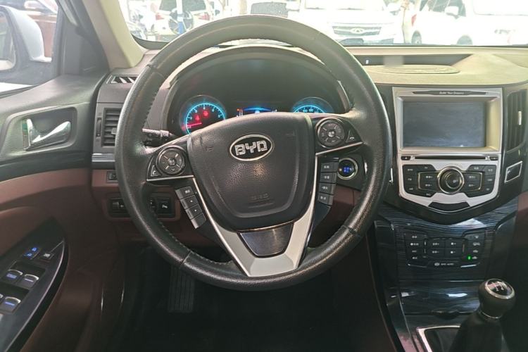 Used BYD Surui 2015 1.5L Manual Comfort Model Steering Wheel