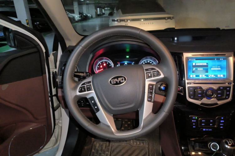 Used BYD Surui 2015 1.5L Manual Luxury Model Steering Wheel