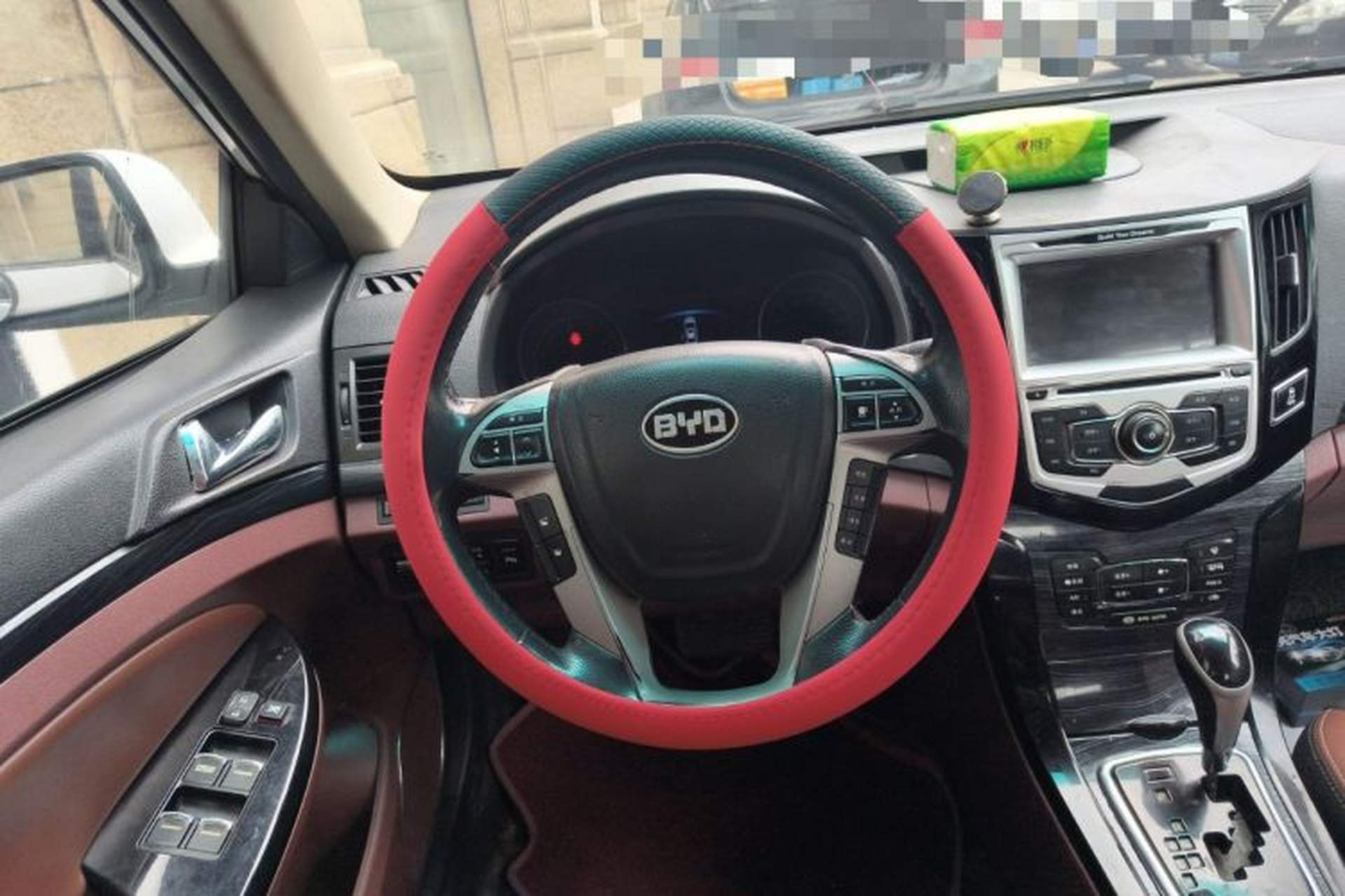 Used BYD Surui 2015 Revised Version 1.5L Automatic Luxury Edition Steering Wheel