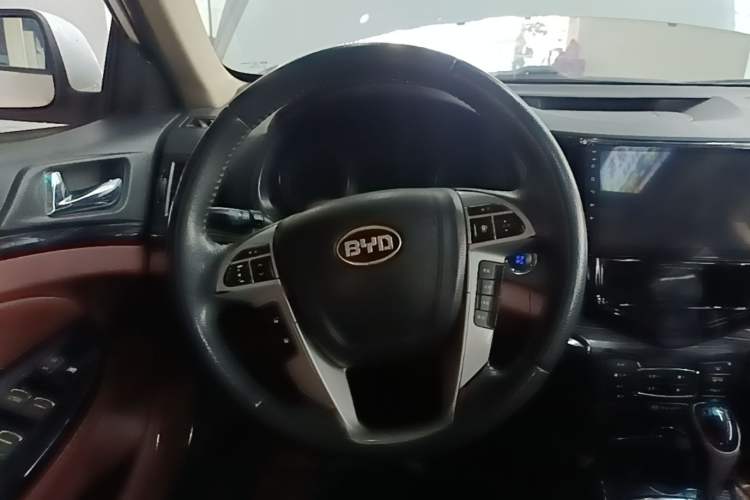 Used BYD Surui 2015 1.5L Automatic Luxury Model Steering Wheel