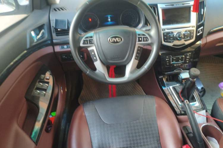 Used BYD Surui 2015 1.5L Manual Luxury Model Steering Wheel