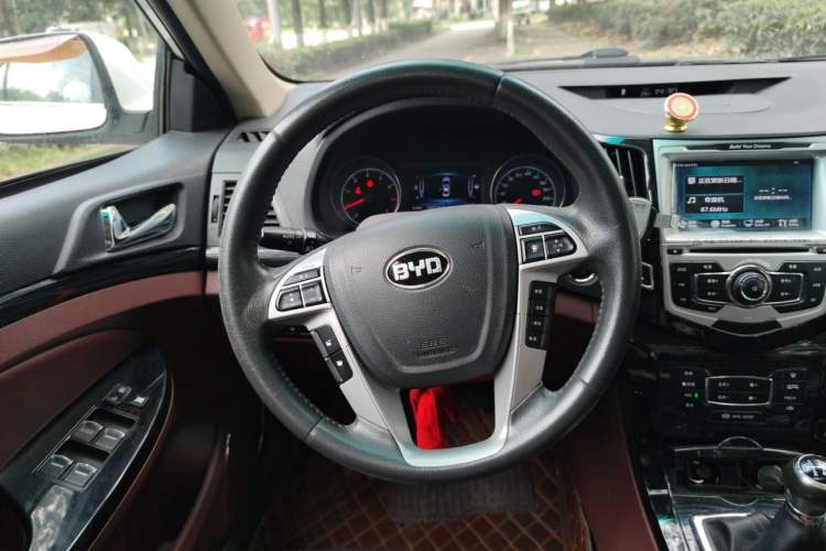 Used BYD Surui 2015 1.5L Manual Luxury Model Steering Wheel