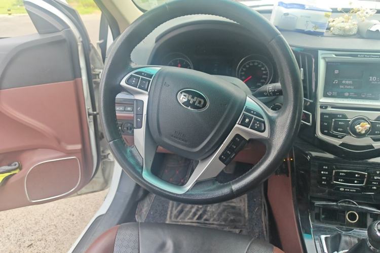 Used BYD Surui 2015 1.5L Manual Luxury Model Steering Wheel