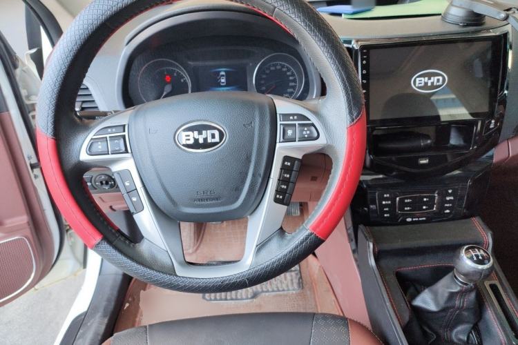Used BYD Surui 2015 1.5L Manual Luxury Model Steering Wheel