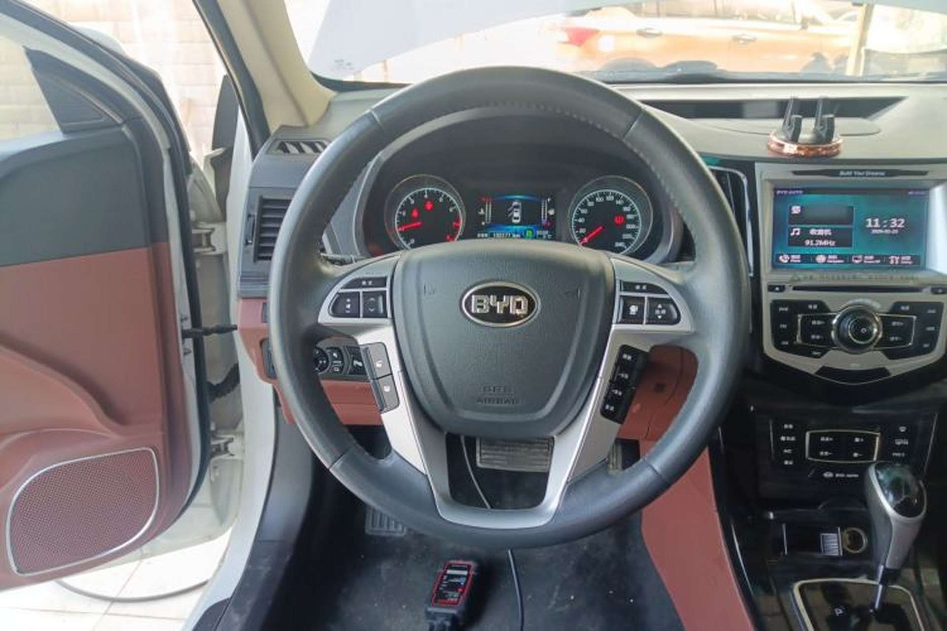 Used BYD Surui 2015 Revised Version 1.5L Automatic Luxury Edition Steering Wheel