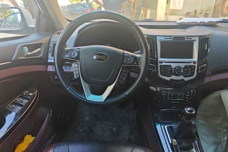 Used BYD Surui 2015 1.5L Manual Comfort Model Steering Wheel