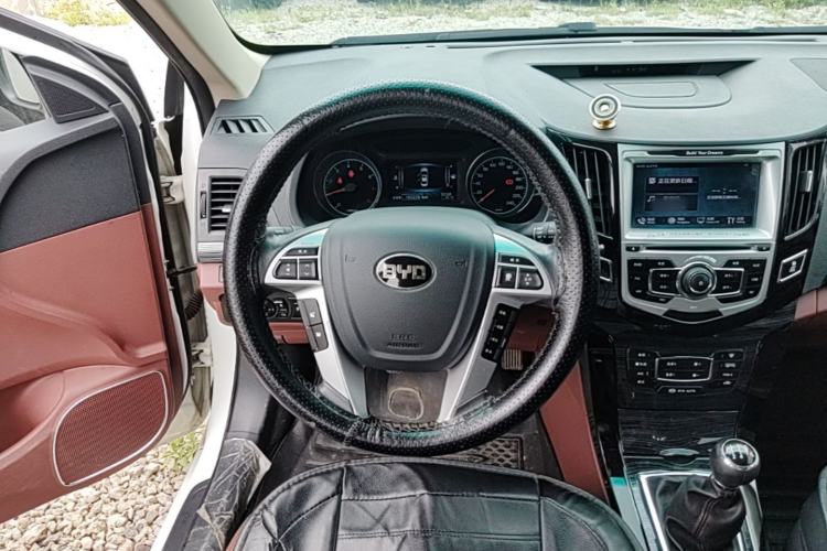 Used BYD Surui 2015 1.5L Manual Luxury Model Steering Wheel