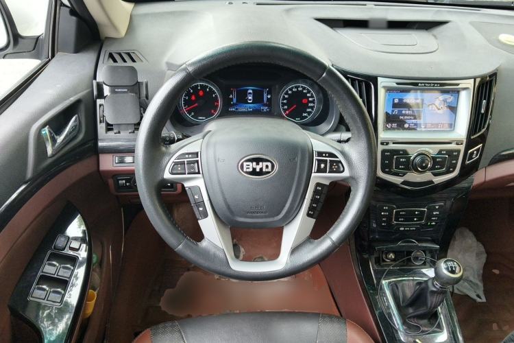 Used BYD Surui 2015 1.5L Manual Luxury Model Steering Wheel