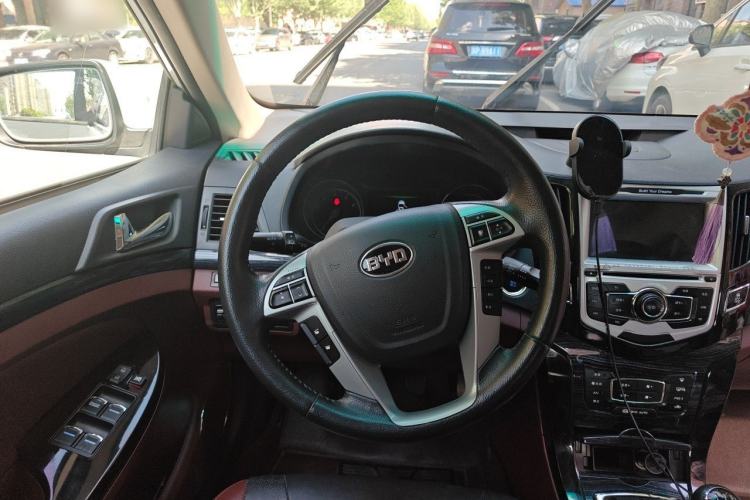 Used BYD Surui 2015 1.5L Manual Luxury Model Steering Wheel