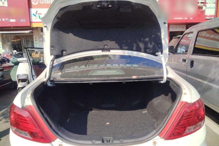 Used BYD Surui 2015 Revised Version 1.5L Manual Luxury Edition Trunk