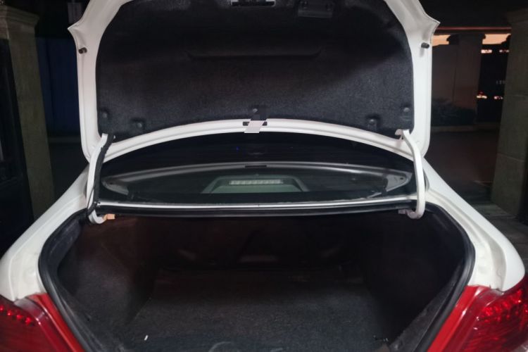 Used BYD Surui 2015 Revised Version 1.5L Automatic Luxury Edition Trunk