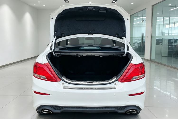 Used BYD Surui 2015 Revised Version 1.5L Manual Luxury Edition Trunk