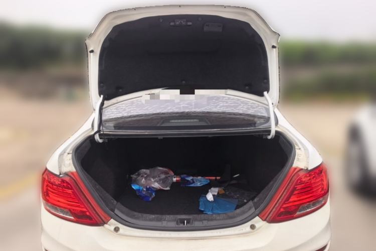 Used BYD Surui 2015 Revised Version 1.5L Manual Luxury Edition Trunk
