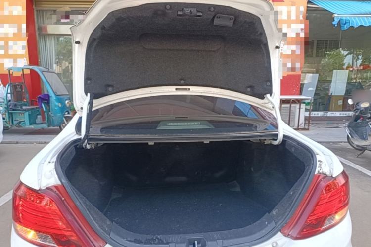 Used BYD Surui 2015 Revised Version 1.5L Manual Luxury Edition Trunk