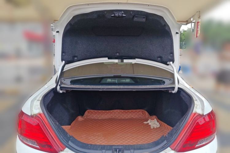 Used BYD Surui 2015 Revised Version 1.5L Automatic Luxury Edition Trunk