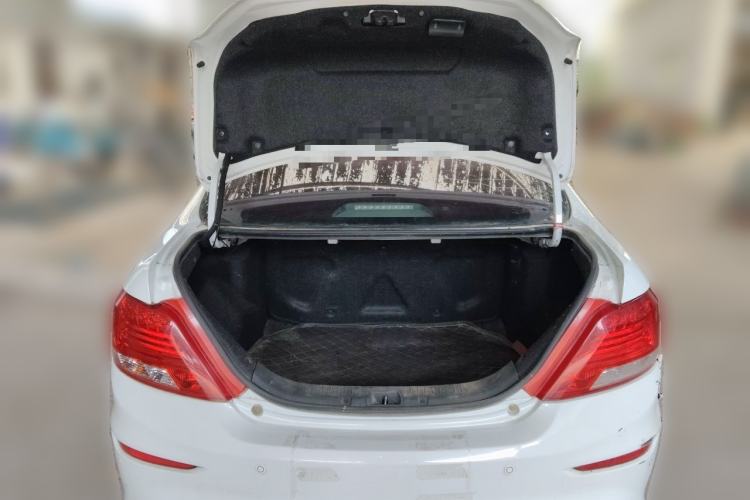 Used BYD Surui 2015 Revised Version 1.5L Manual Luxury Edition Trunk