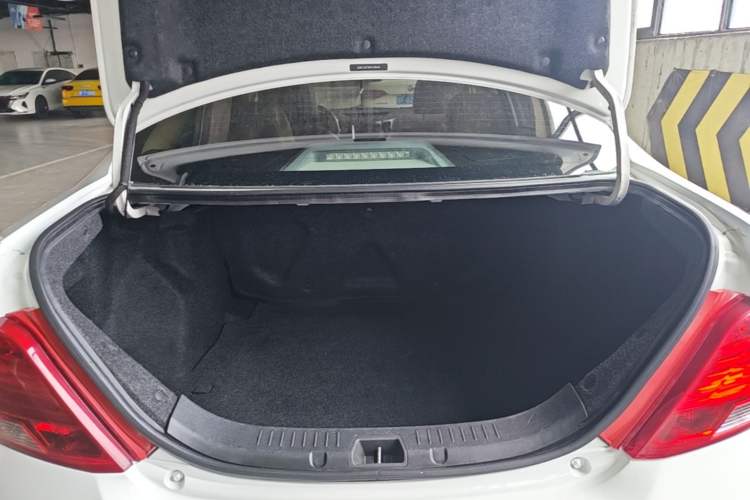 Used BYD Surui 2015 1.5L Manual Luxury Model Trunk