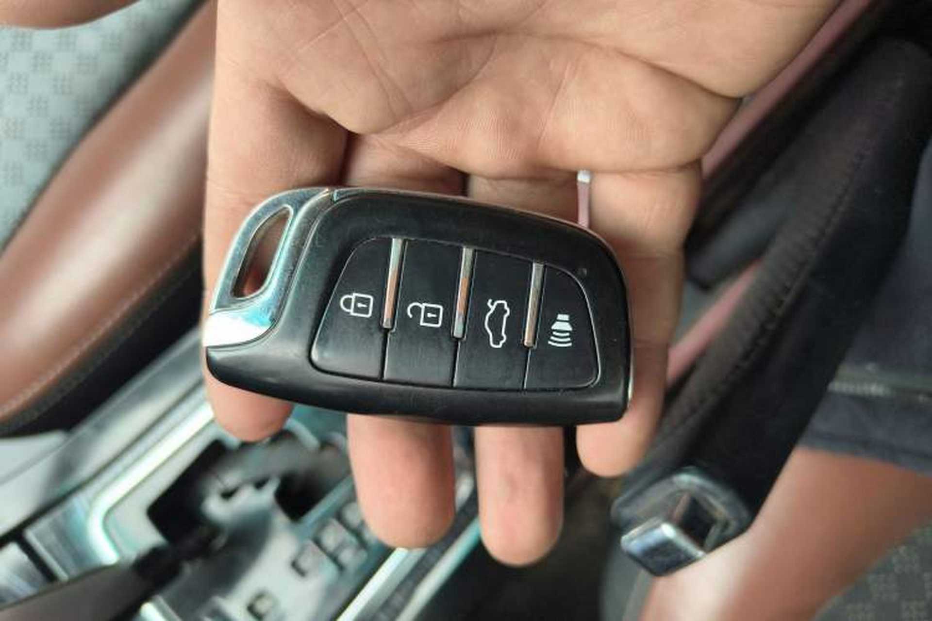 Used BYD Surui 2015 Revised Version 1.5L Automatic Luxury Edition Vehicle Key