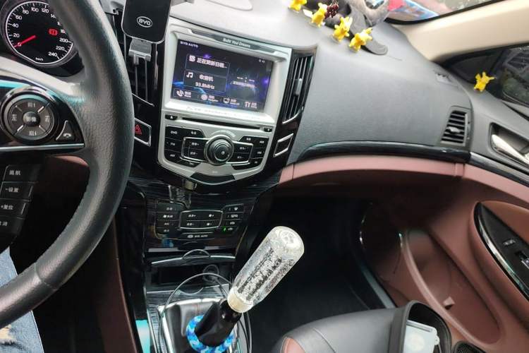Used BYD Surui 2016 1.5L Manual Elite Edition Audio And AC Panel