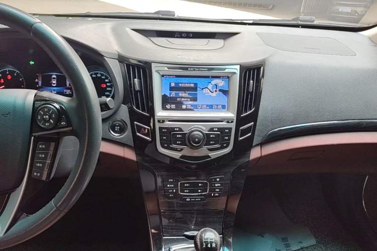 Used BYD Surui 2016 1.5L Manual Elite Edition Audio And AC Panel