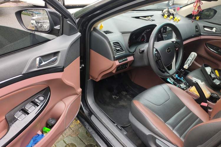 Used BYD Surui 2016 1.5L Manual Elite Edition Driver Seat