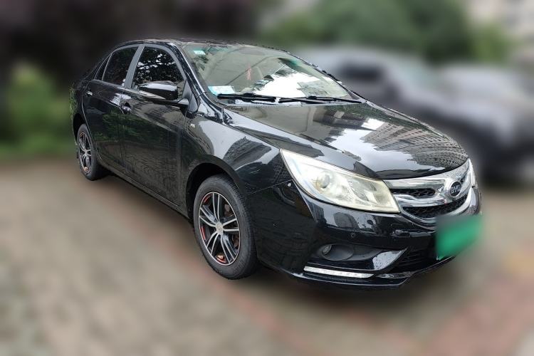 Used BYD Surui 2016 1.5L Manual Elite Edition Front Right 45 Deg