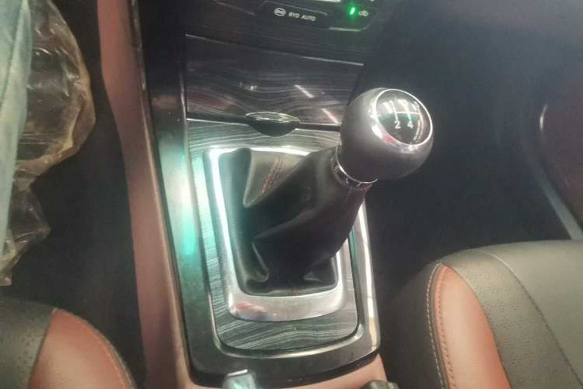 Used BYD Surui 2016 1.5L Manual Elite Edition Gear Lever