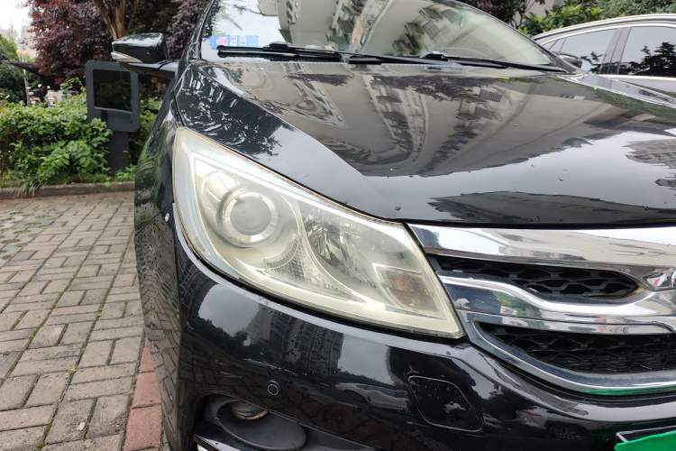 Used BYD Surui 2016 1.5L Manual Elite Edition Right Front Headlight
