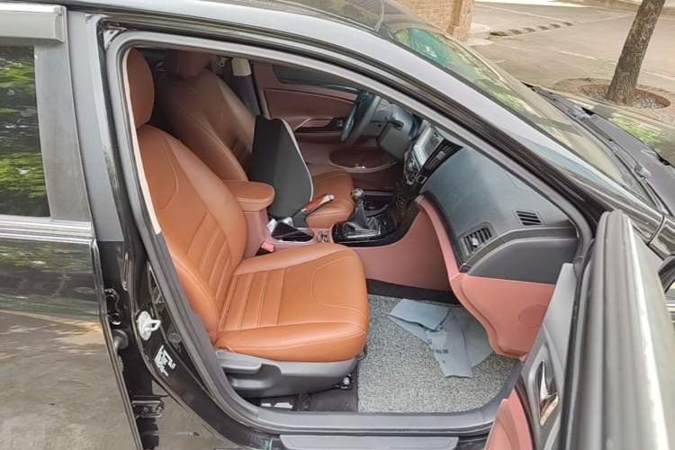 Used BYD Surui 2016 1.5L Manual Elite Edition Right Front Seat