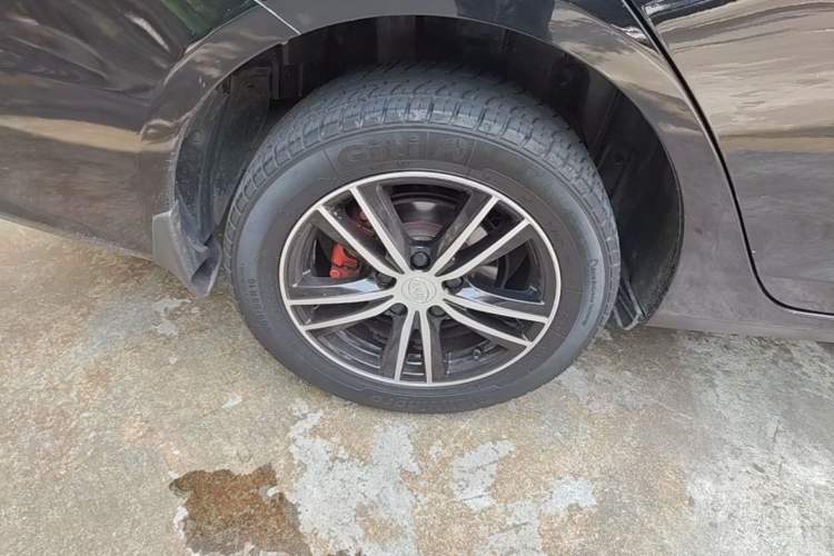 Used BYD Surui 2016 1.5L Manual Elite Edition Right Rear Wheel Hub