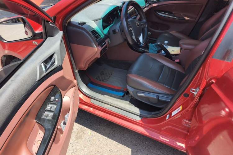 Used BYD Surui 2016 1.5L Manual Elite Edition Driver Seat