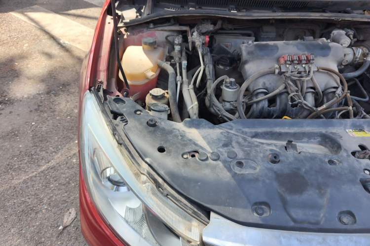 Used BYD Surui 2016 1.5L Manual Elite Edition Engine Bay Right