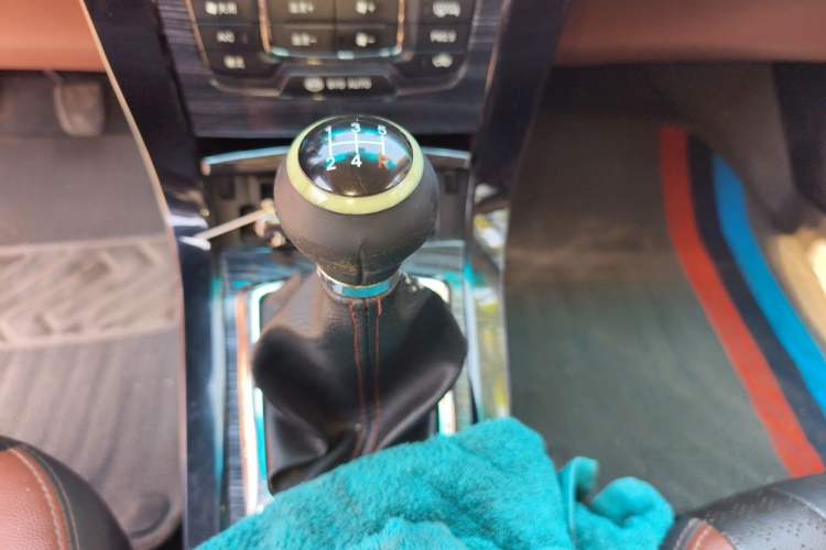 Used BYD Surui 2016 1.5L Manual Elite Edition Gear Lever