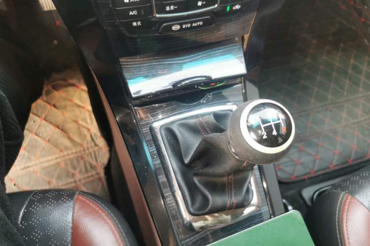 Used BYD Surui 2016 1.5L Manual Elite Edition Gear Lever