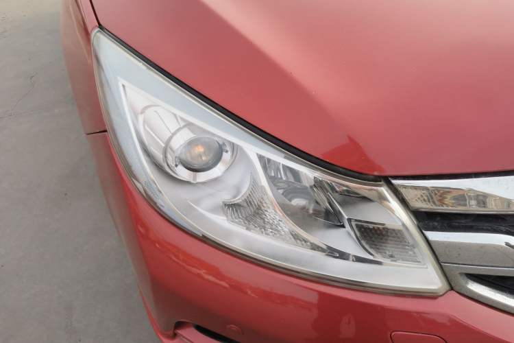 Used BYD Surui 2016 1.5L Manual Elite Edition Right Front Headlight
