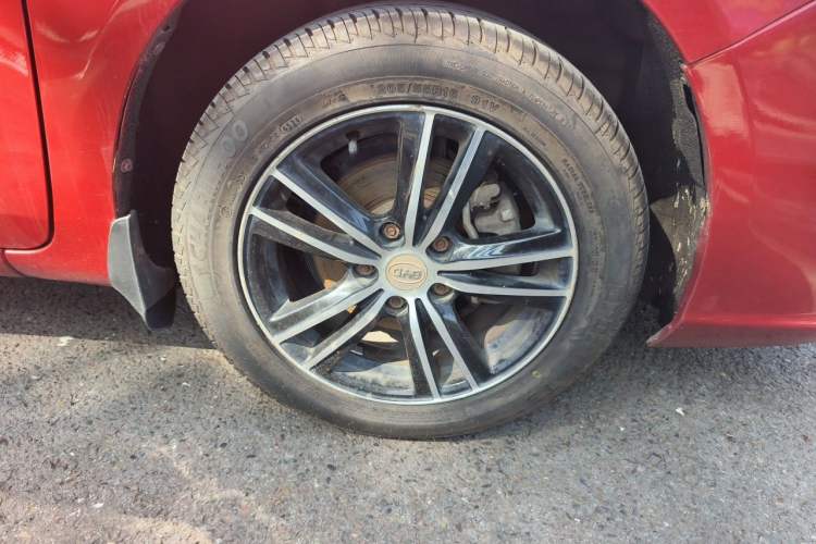 Used BYD Surui 2016 1.5L Manual Elite Edition Right Front Wheel Hub