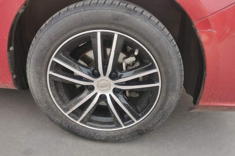 Used BYD Surui 2016 1.5L Manual Elite Edition Right Front Wheel Hub