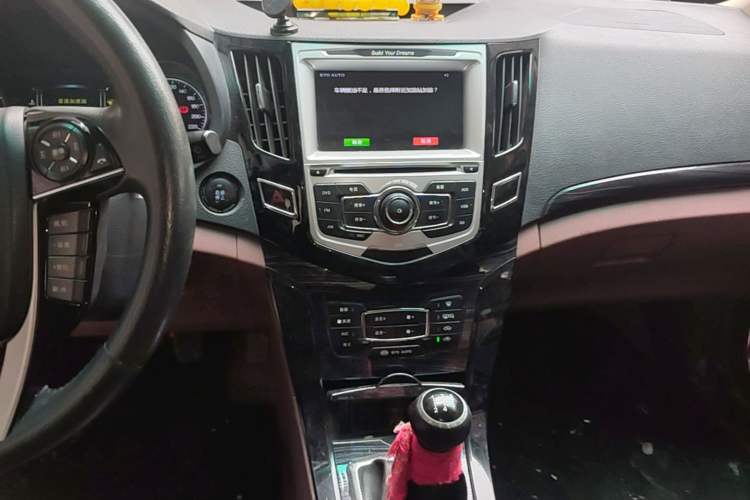 Used BYD Surui 2016 1.5L Manual Elite Edition Audio And AC Panel