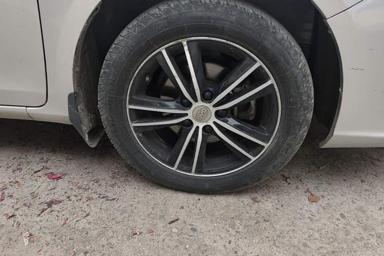 Used BYD Surui 2016 1.5L Manual Elite Edition Right Front Wheel Hub