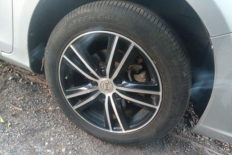 Used BYD Surui 2016 1.5L Manual Elite Edition Right Front Wheel Hub