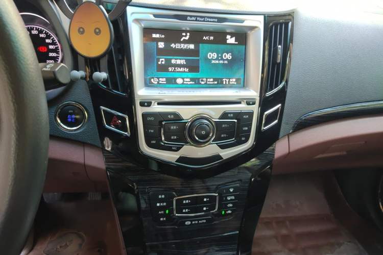 Used BYD Surui 2016 1.5L Manual Elite Edition Audio And AC Panel
