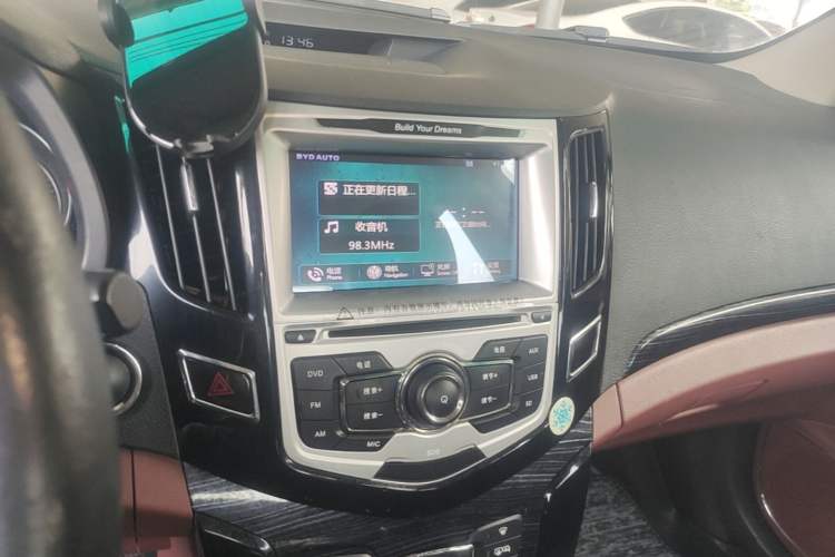 Used BYD Surui 2016 1.5L Manual Elite Edition Audio And AC Panel