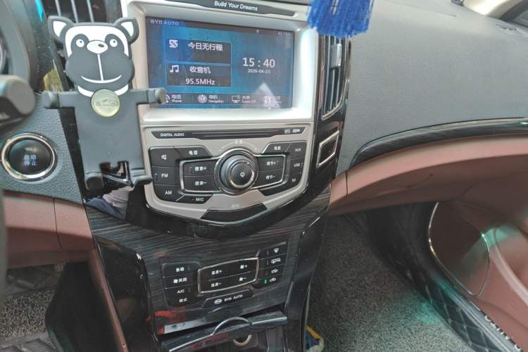 Used BYD Surui 2016 1.5L Manual Elite Edition Audio And AC Panel